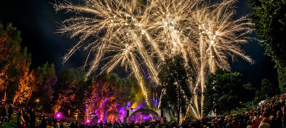 Kaiserslautern Sommernachtsfest - Metamorphosis of Lights - Lichtinszenierung von zündwerk