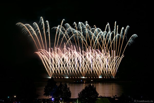 Pyro-Musical "AURA" bei Rhein in Flammen 2012 in Oberwesel